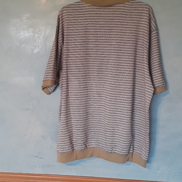 Clothes - Picture 3 of 3